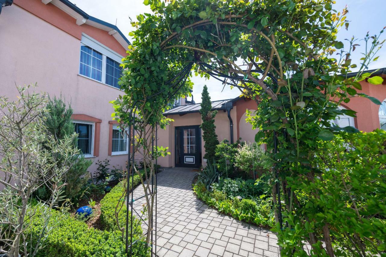 Apartamento Sekt & Wein - Walter Klein Illmitz Exterior foto